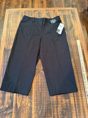 Counterparts Women's Black Cropped Capri Trousers